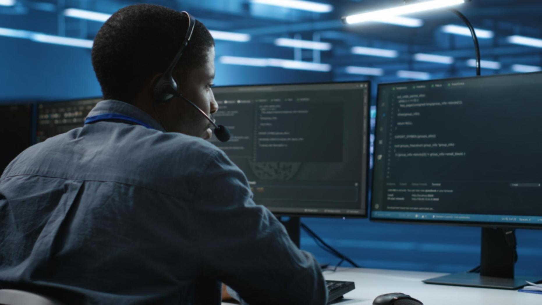 Aktif VR test oturumu sırasında çeşitli ekipmanlarla çalışan test ortamı